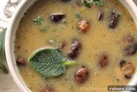 Hearty Roasted Mushroom and White Bean Soup