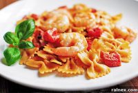 Creamy Lemon Pepper Shrimp Linguine with Sun-Ripened Tomatoes and Fragrant Basil