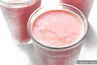 Creamy Strawberry Oat Smoothie