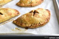 Golden Flaky Apple Hand Pies
