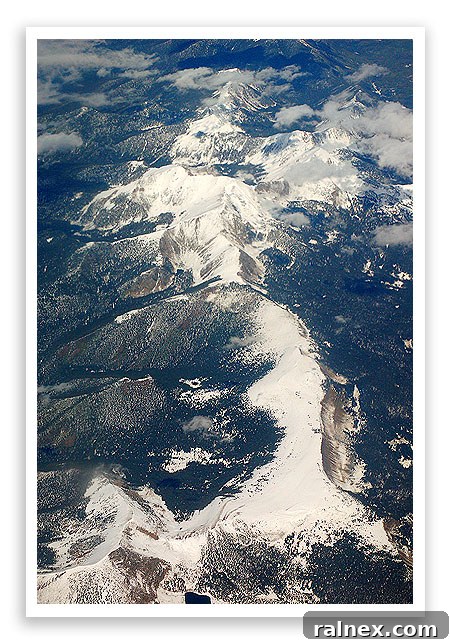 fly5 fly5 - Snow-covered mountain peaks from above