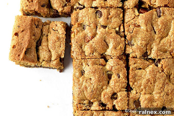 Delicious Brown Butter Pecan Chocolate Chip Cookie Bars