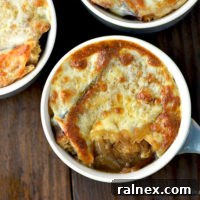 Easy Homemade French Onion Soup Recipe | shewearsmanyhats.com